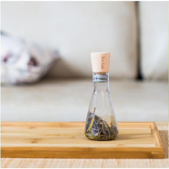 Tee- und Kräuterblattfilterflasche